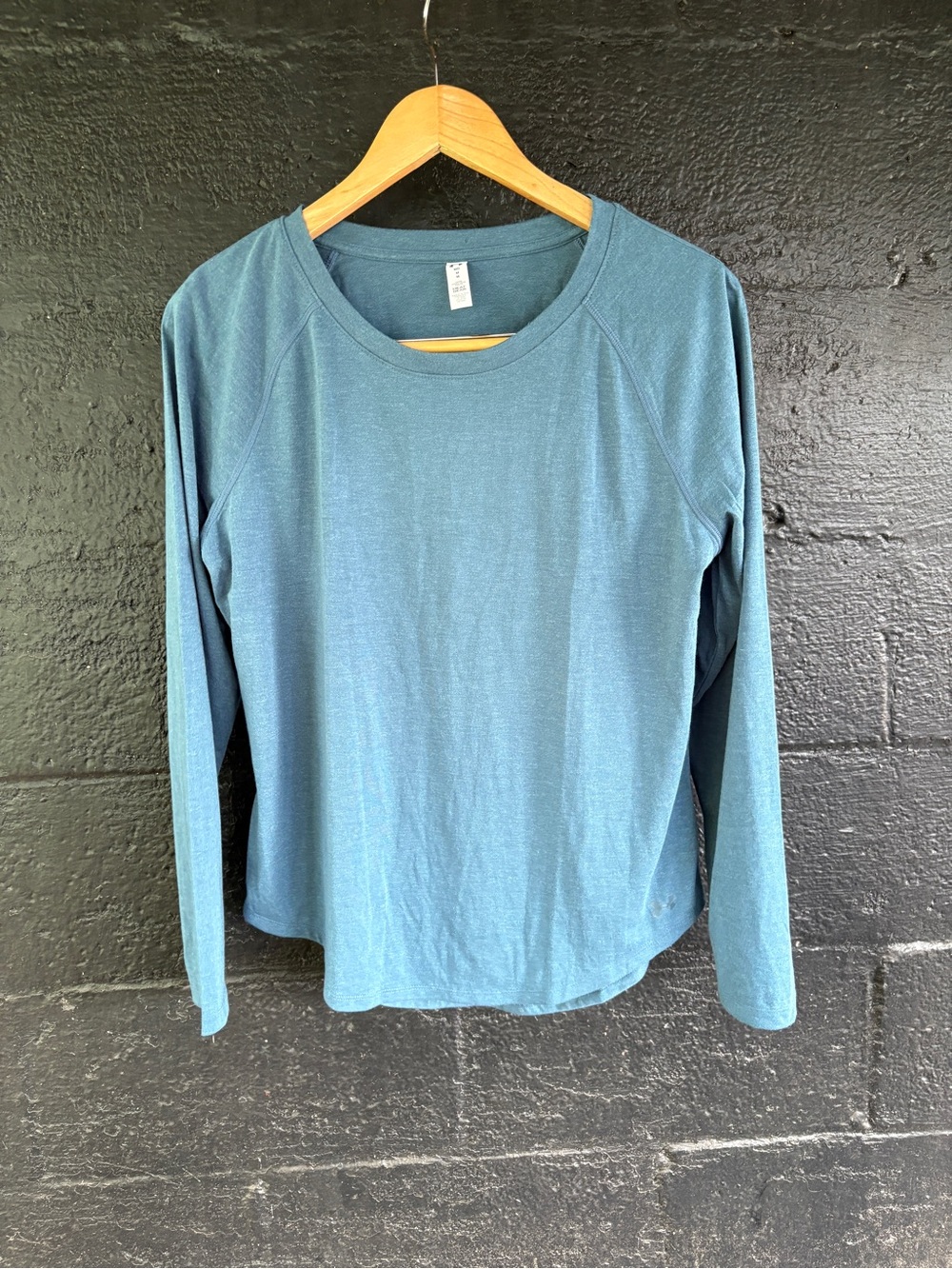 Under Armour Women's Teal Long-Sleeve Crewneck Top